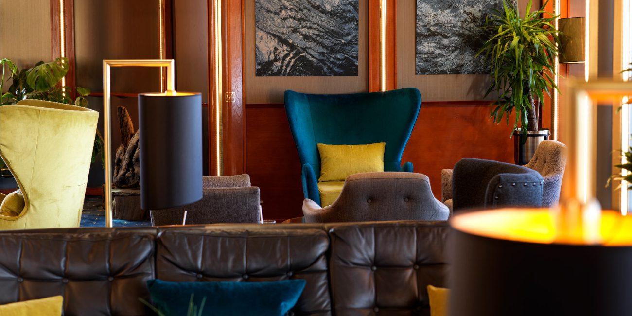 Sundown Bar in SUnborn Interior